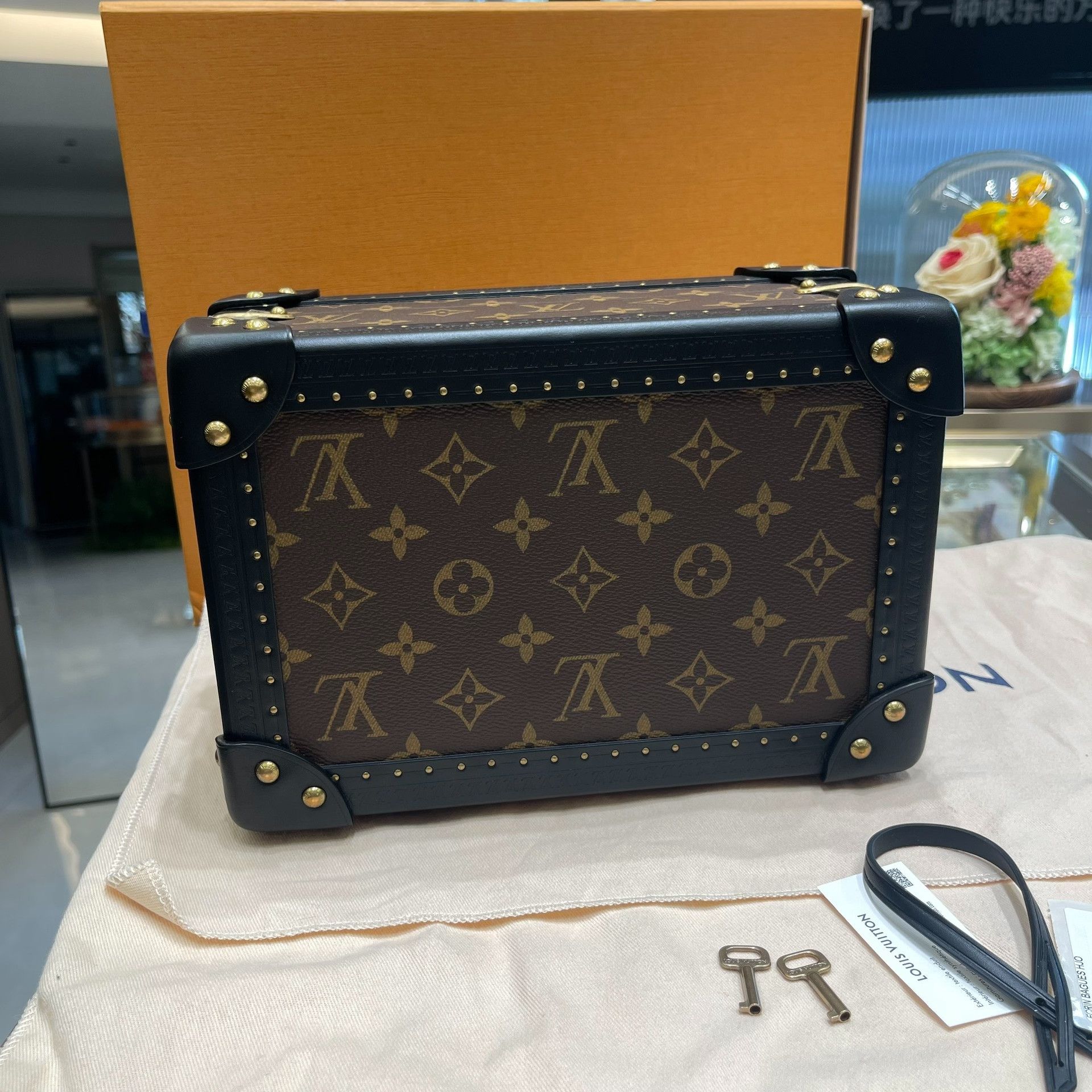 Louis Vuitton Pre-loved Bag Very good condition Size ONE SIZE - 6 Thumbnail