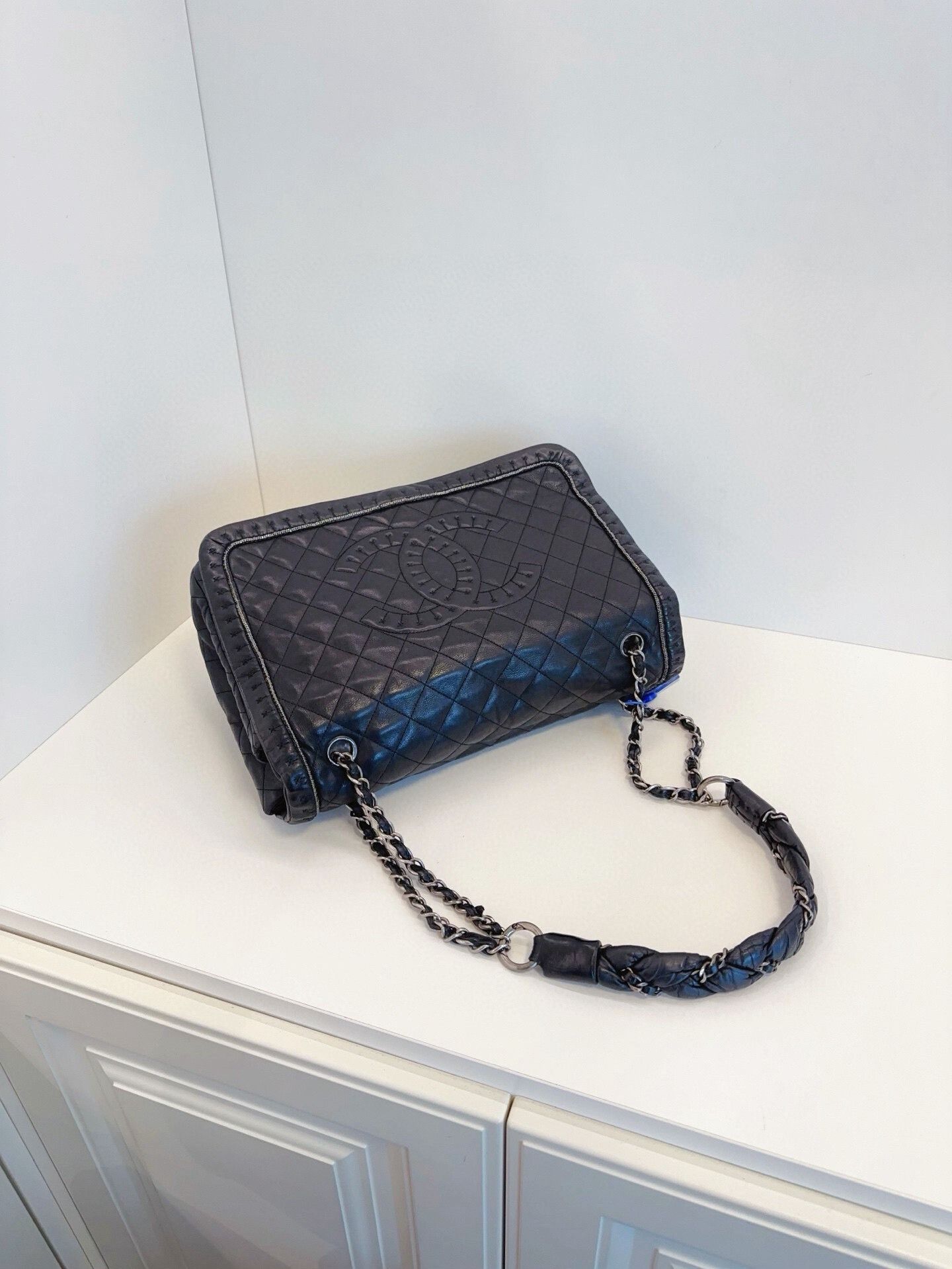 Chanel Pre-loved Bag Very good condition Size ONE SIZE - 4 Thumbnail