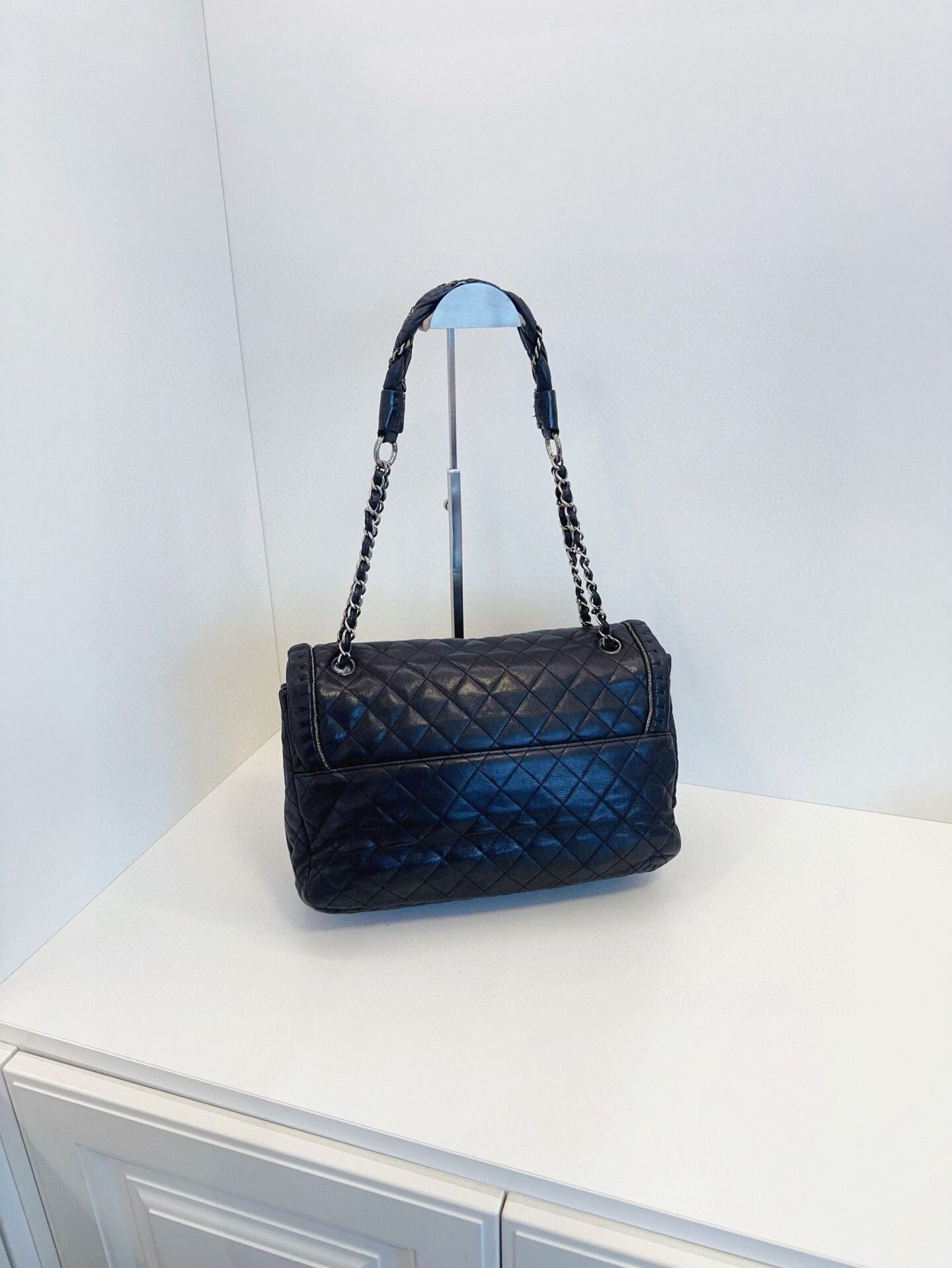 Chanel Pre-loved Bag Very good condition Size ONE SIZE - 2 Thumbnail