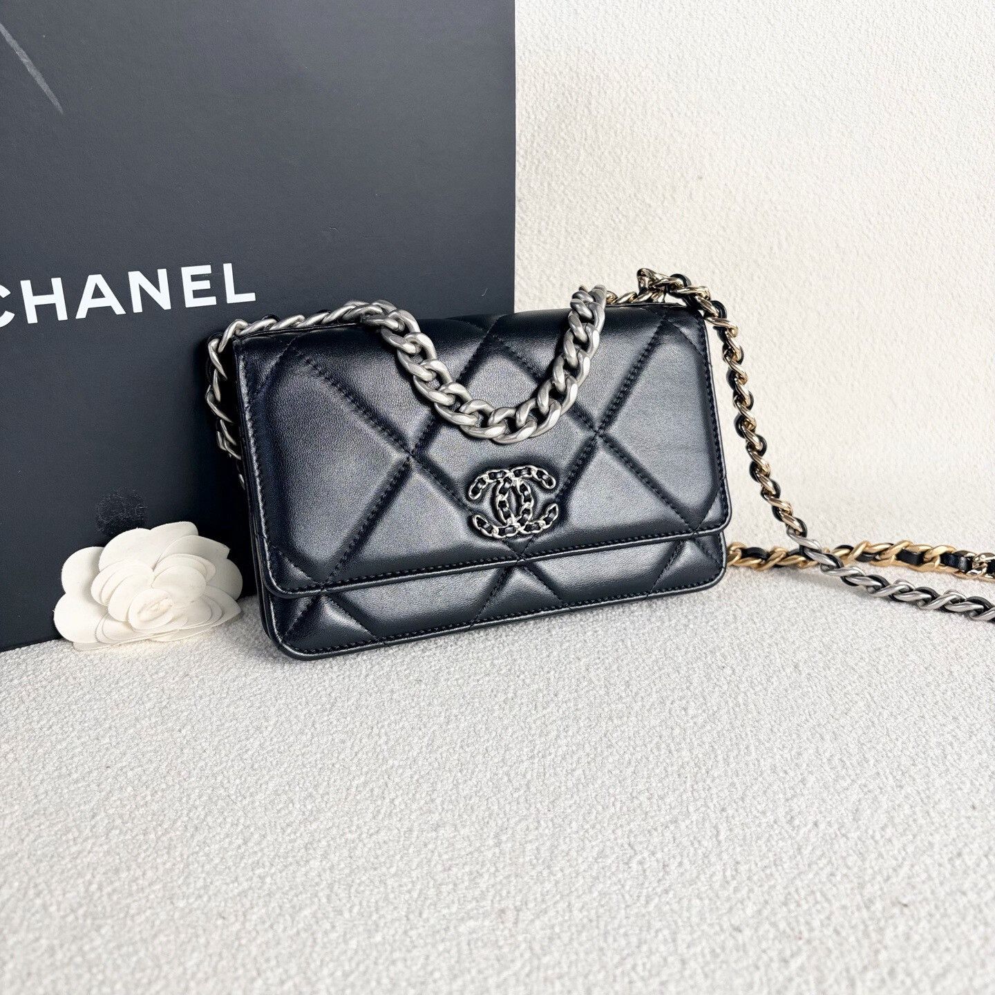 Chanel Pre-loved Bag Very good condition Size ONE SIZE - 6 Thumbnail