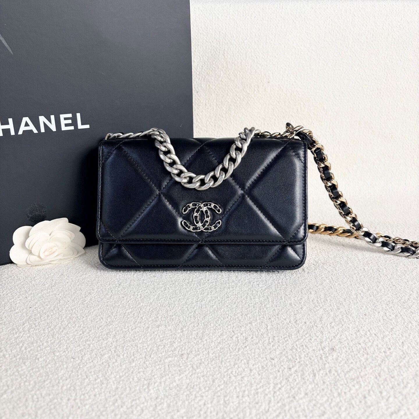 Chanel Pre-loved Bag Very good condition Size ONE SIZE - 2 Thumbnail
