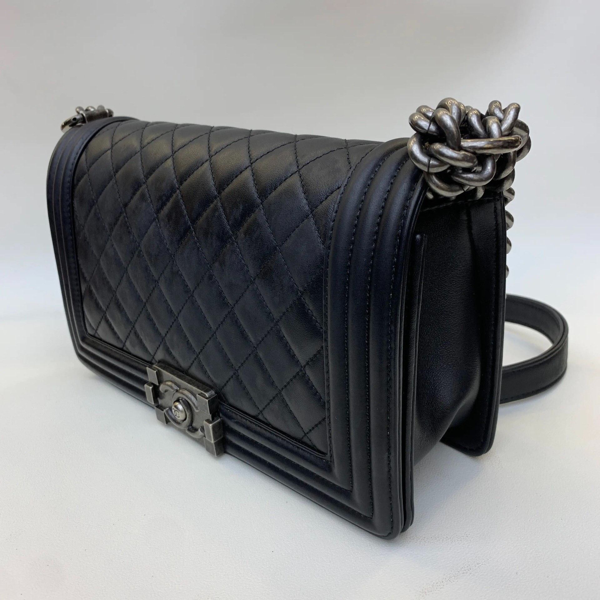 Chanel Pre-loved Bag Very good condition Size ONE SIZE - 3 Thumbnail