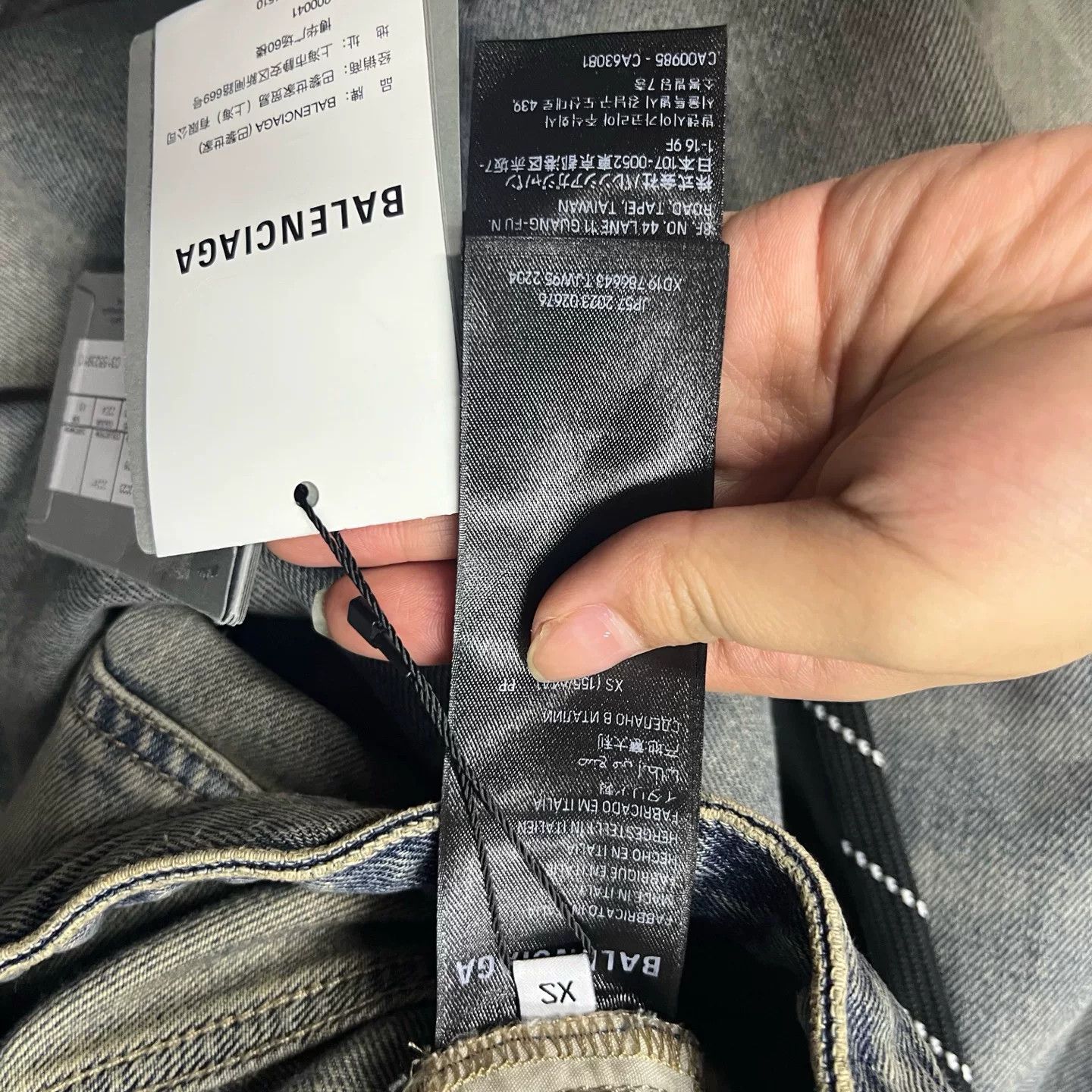 Balenciaga Balenciaga Oversized Blue Hoodie XS Men Size US XS / EU 42 / 0 - 2 Thumbnail