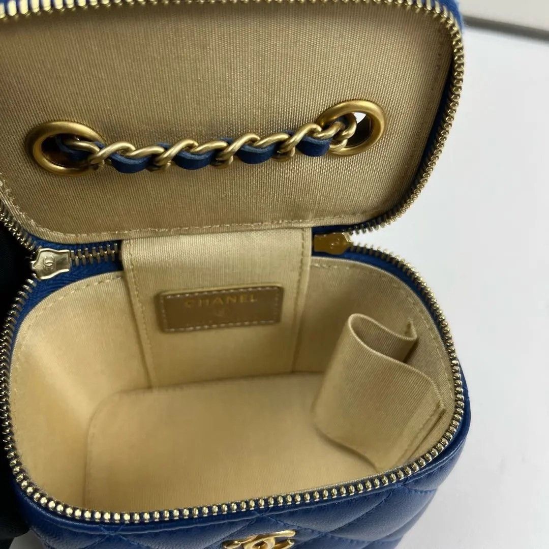 Chanel Pre-loved Bag Very good condition Size ONE SIZE - 7 Thumbnail