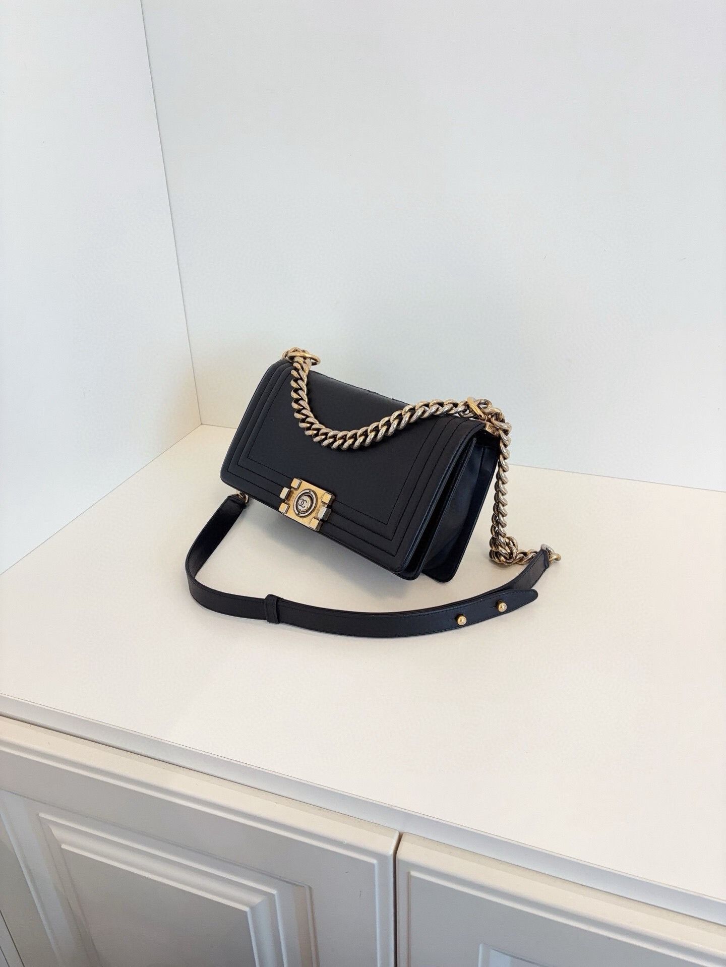 Chanel Pre-loved Bag Very good condition Size ONE SIZE - 2 Thumbnail