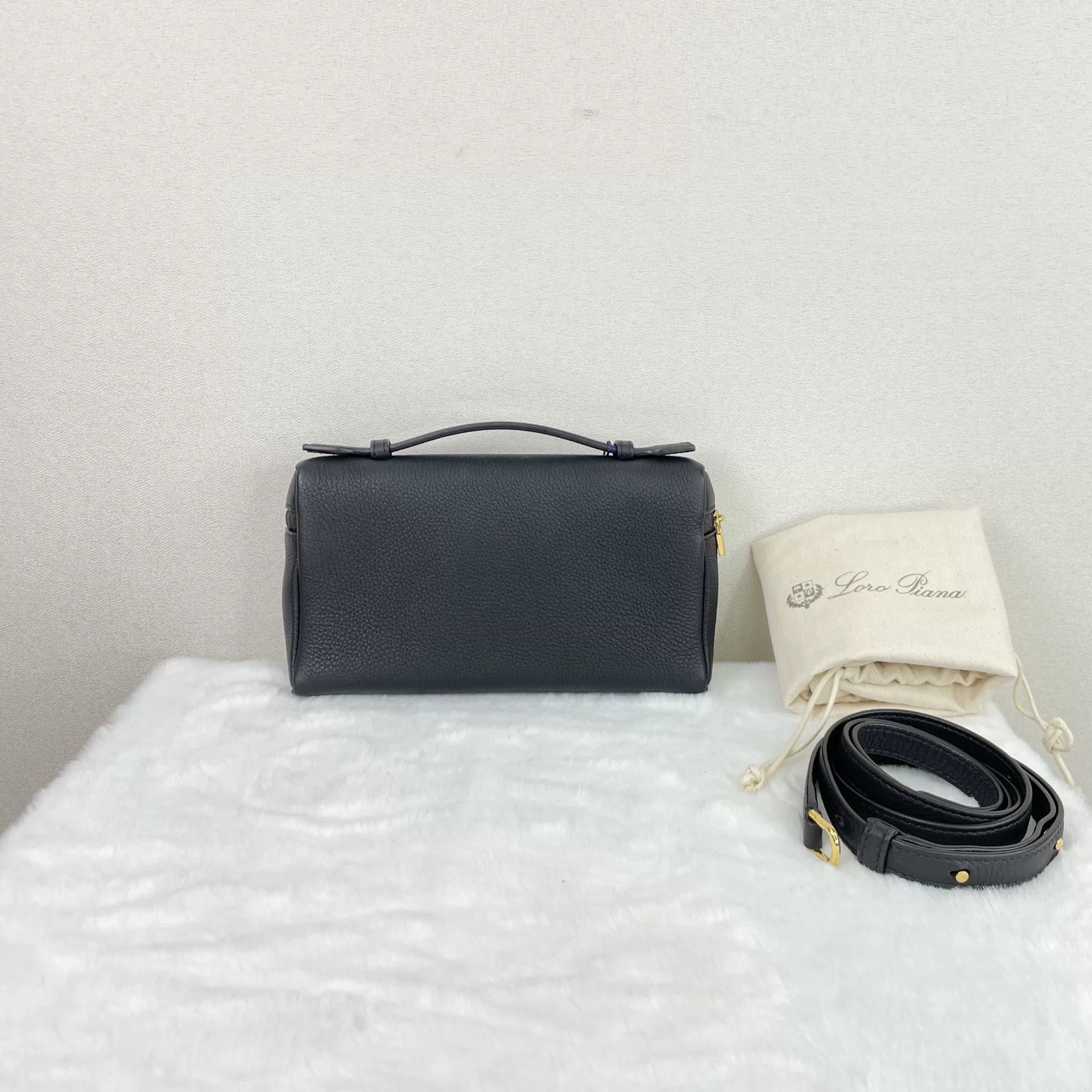 Loro Piana Pre-loved Bag Very good condition Size ONE SIZE - 2 Thumbnail