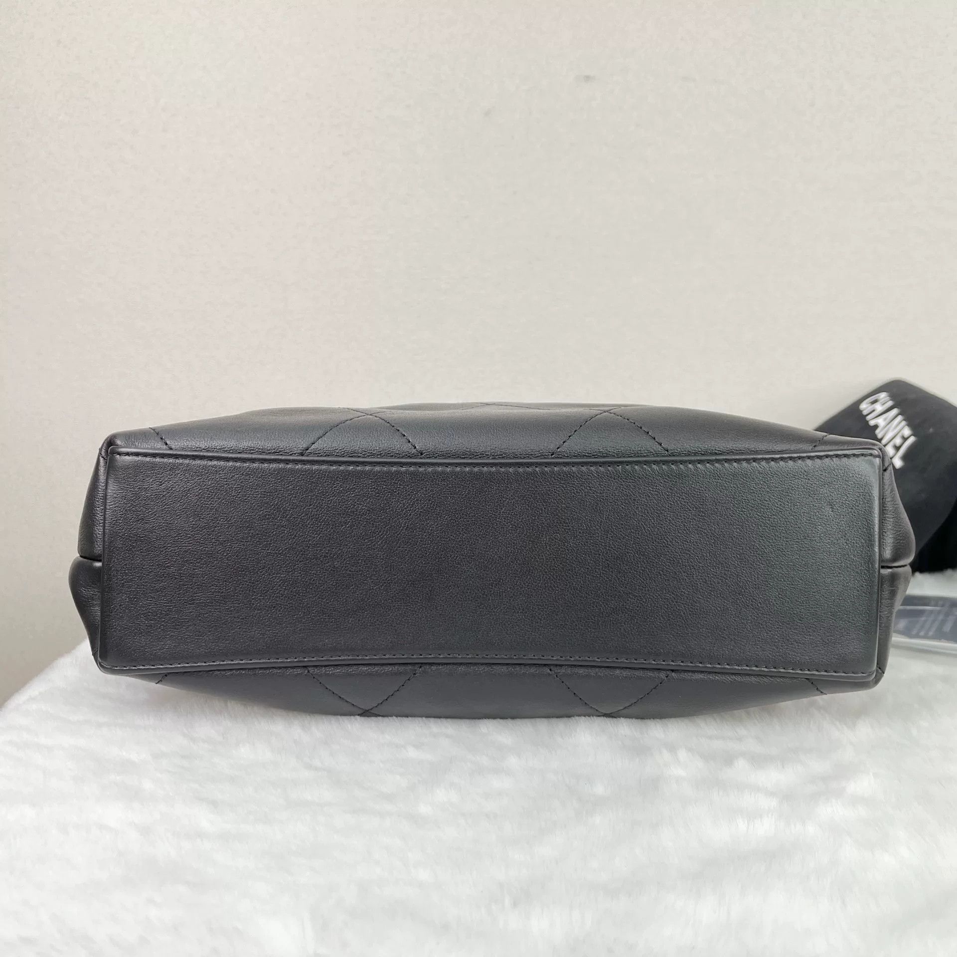 Chanel Pre-loved Bag Very good condition Size ONE SIZE - 5 Thumbnail