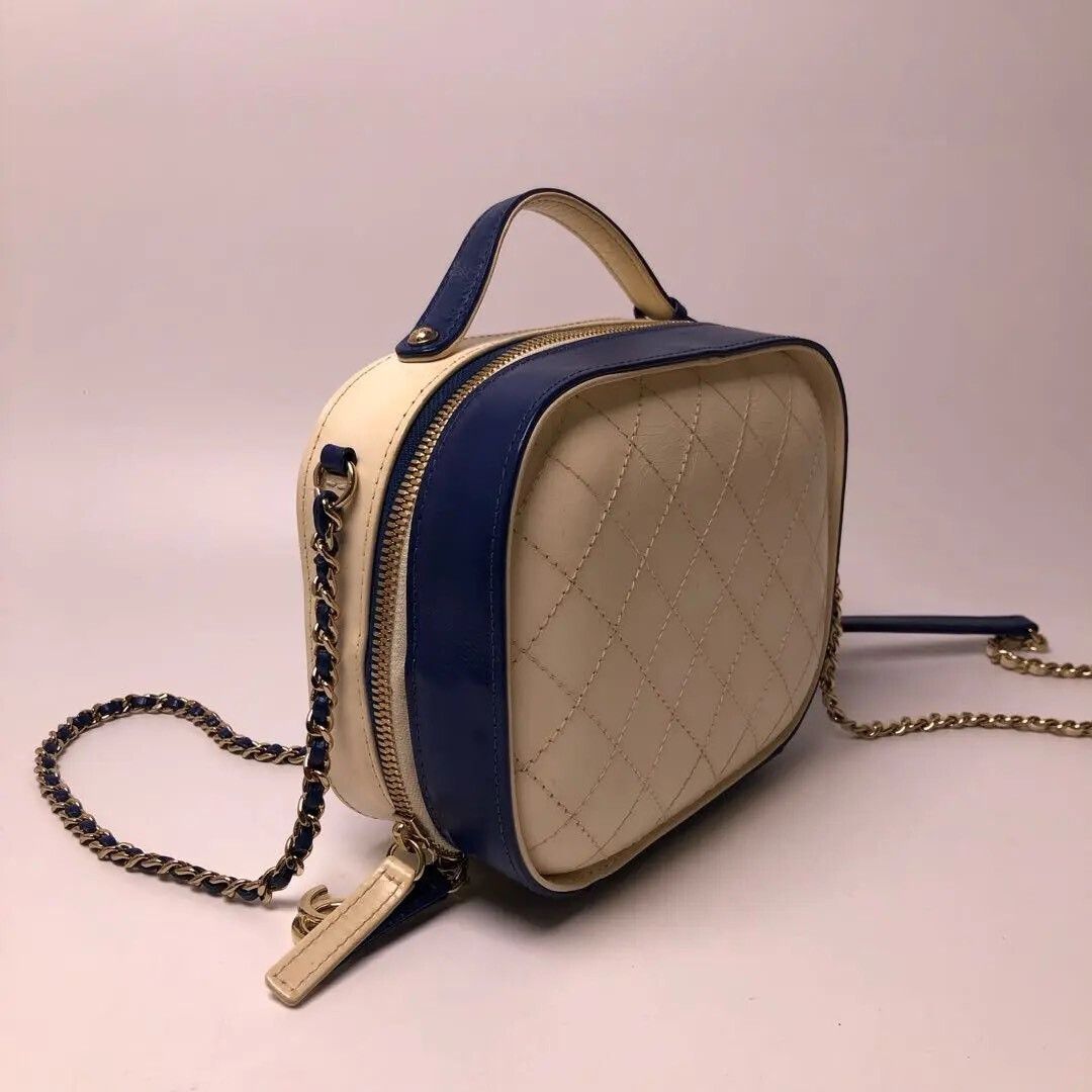 Chanel Pre-loved Bag Very good condition Size ONE SIZE - 2 Thumbnail