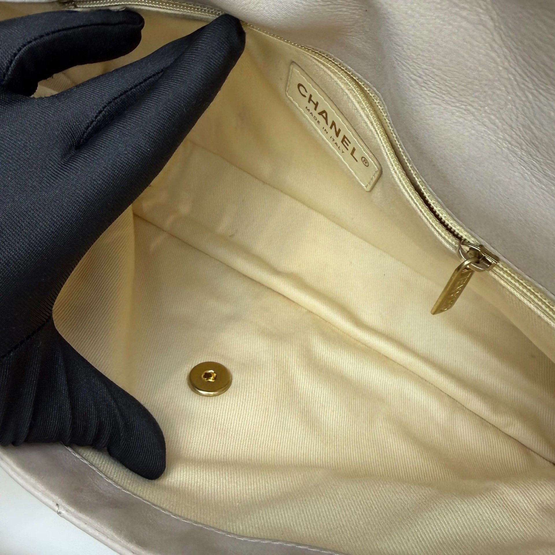 Chanel Pre-loved Bag Very good condition Size ONE SIZE - 8 Thumbnail