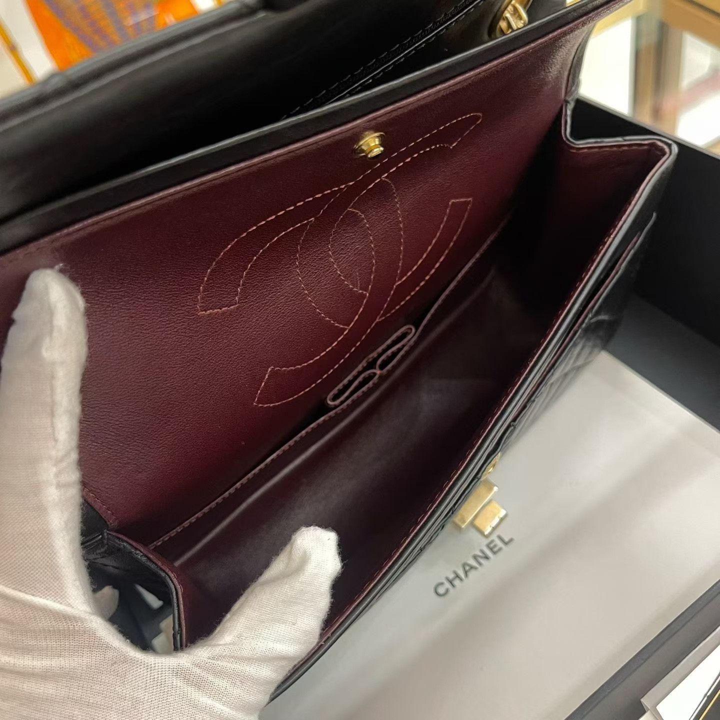 Chanel Pre-loved Bag Very good condition Size ONE SIZE - 9 Thumbnail