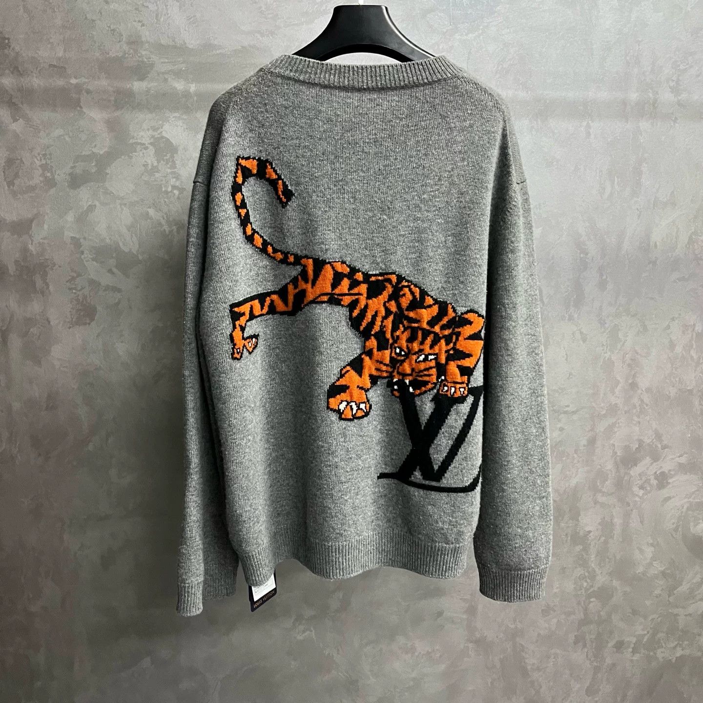 Louis Vuitton Louis Vuitton Knit Gray T-Shirt XXL Women Size XXL / US 16-18 / IT 52-54 - 4 Thumbnail