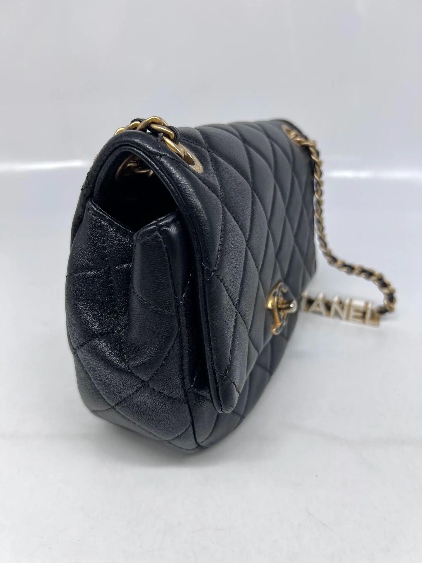 Chanel Pre-loved Bag Very good condition Size ONE SIZE - 4 Thumbnail
