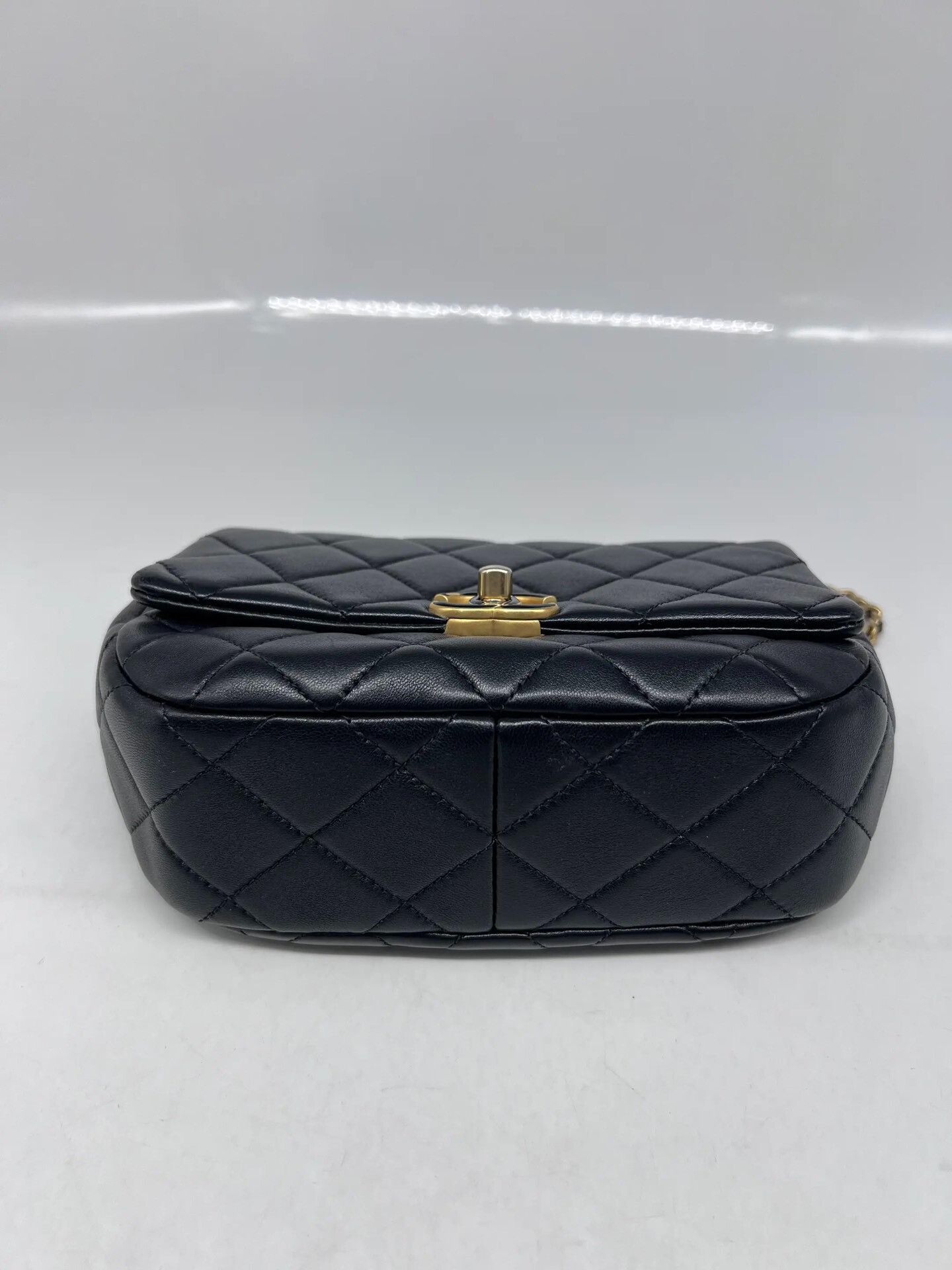 Chanel Pre-loved Bag Very good condition Size ONE SIZE - 5 Thumbnail
