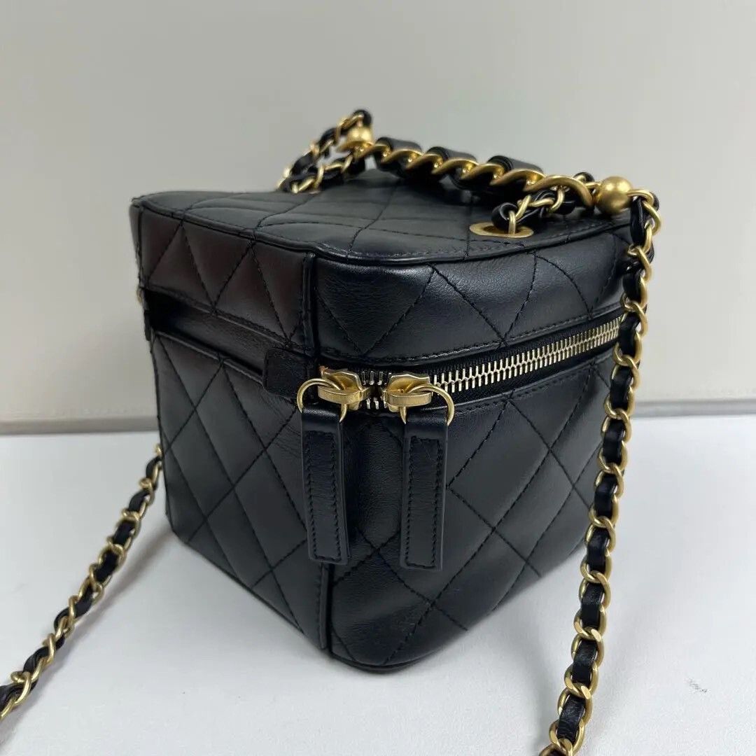Chanel Pre-loved Bag Very good condition Size ONE SIZE - 4 Thumbnail