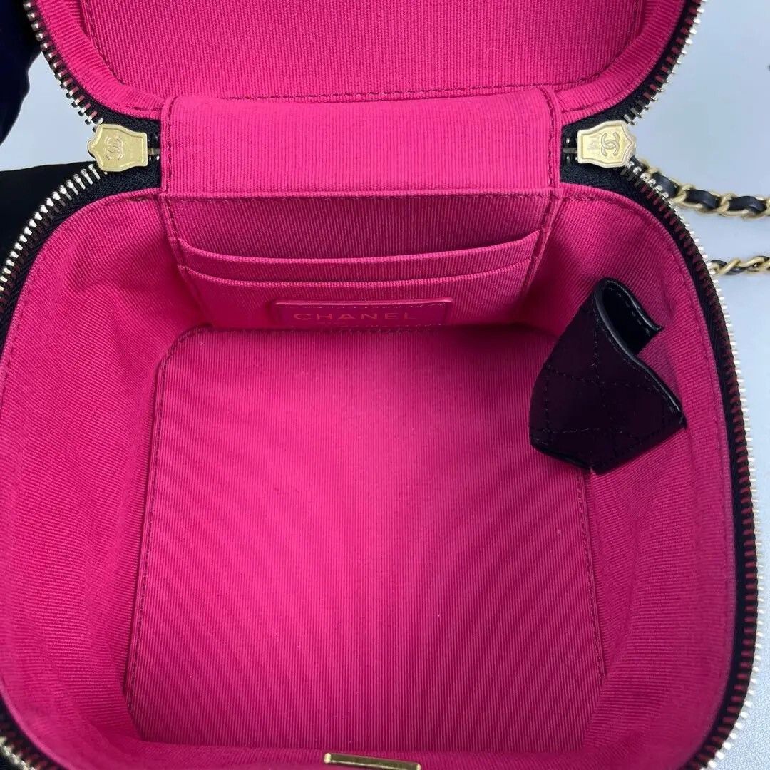 Chanel Pre-loved Bag Very good condition Size ONE SIZE - 8 Thumbnail