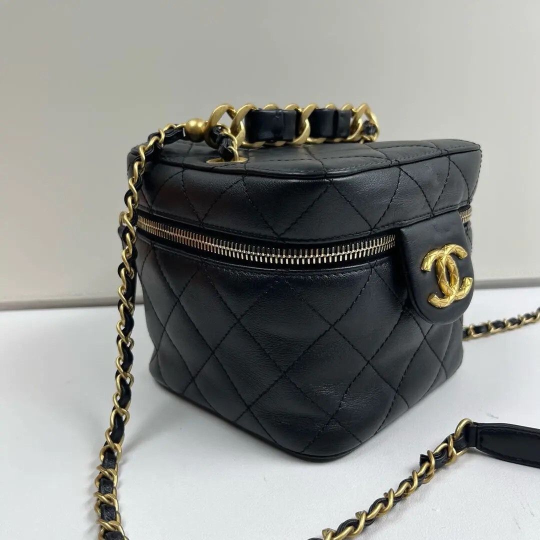 Chanel Pre-loved Bag Very good condition Size ONE SIZE - 2 Thumbnail