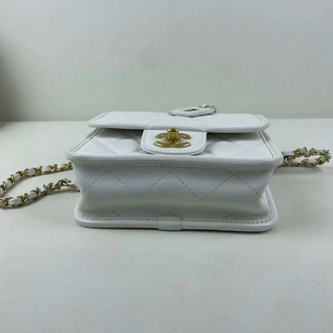 Chanel Pre-loved Bag Very good condition Size ONE SIZE - 5 Thumbnail