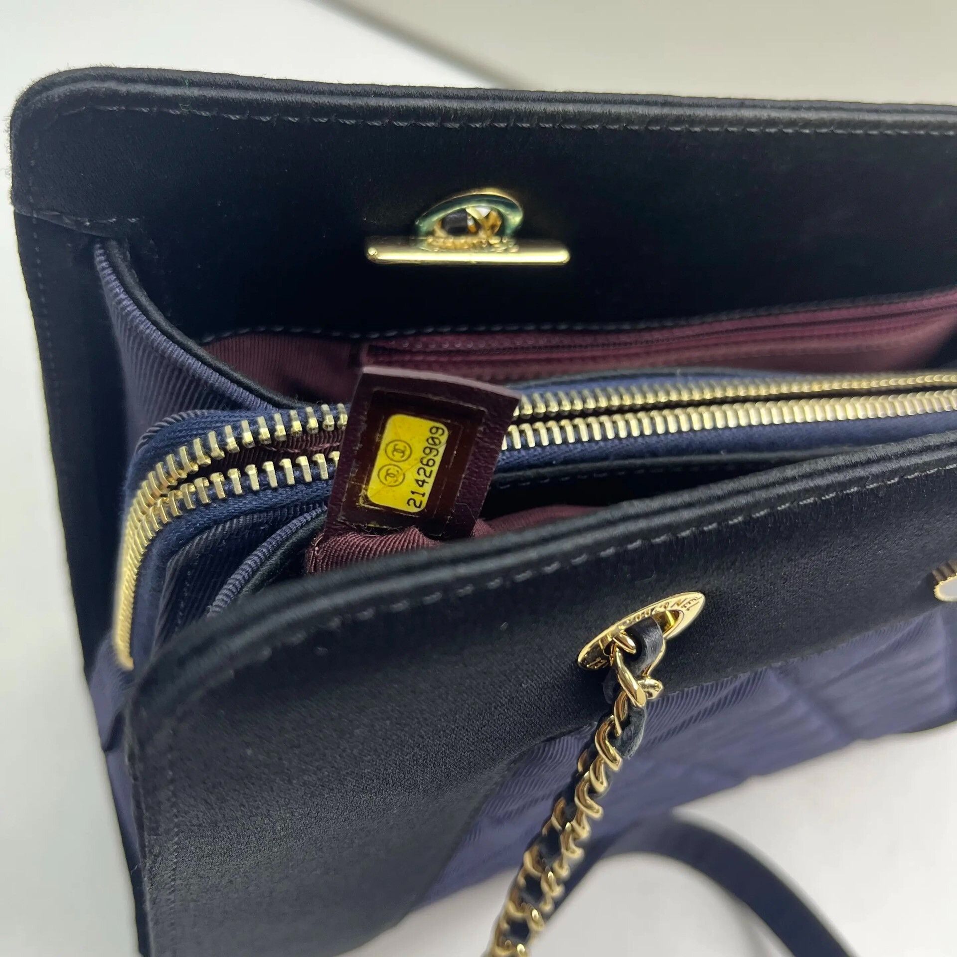 Chanel Pre-loved Bag Very good condition Size ONE SIZE - 7 Thumbnail