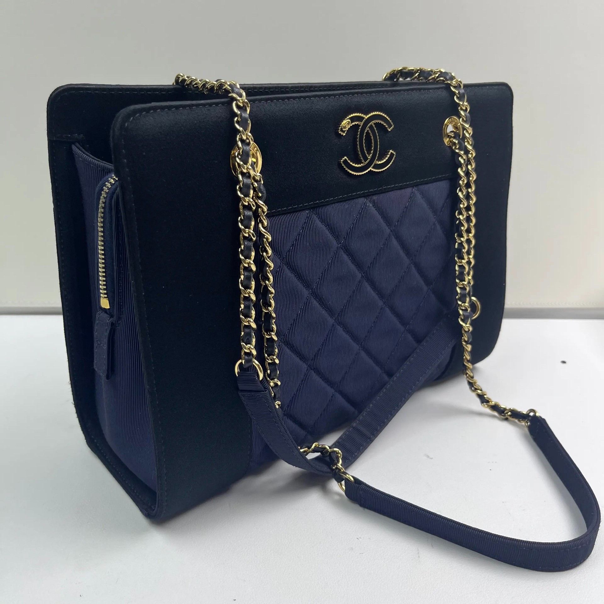 Chanel Pre-loved Bag Very good condition Size ONE SIZE - 2 Thumbnail