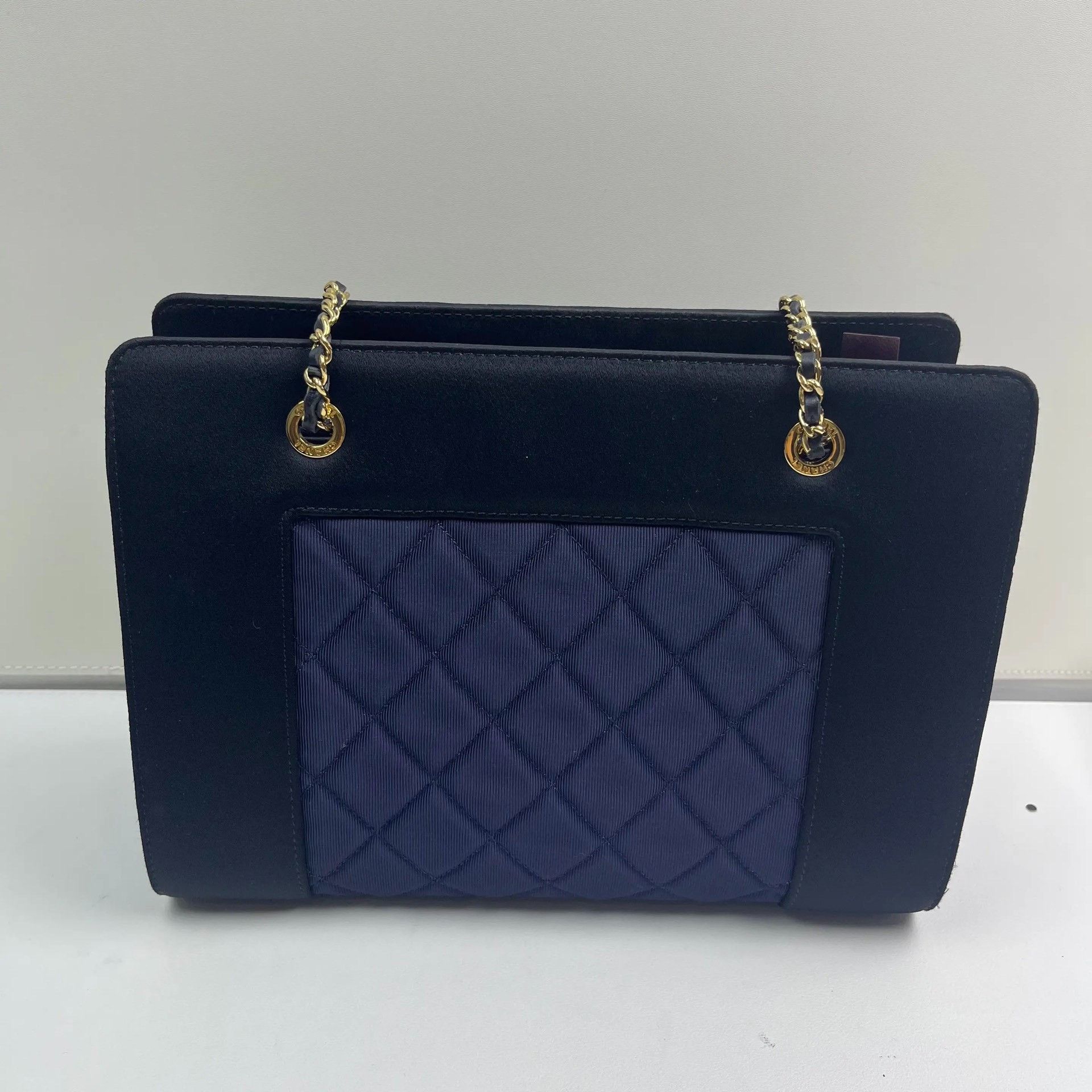 Chanel Pre-loved Bag Very good condition Size ONE SIZE - 4 Thumbnail