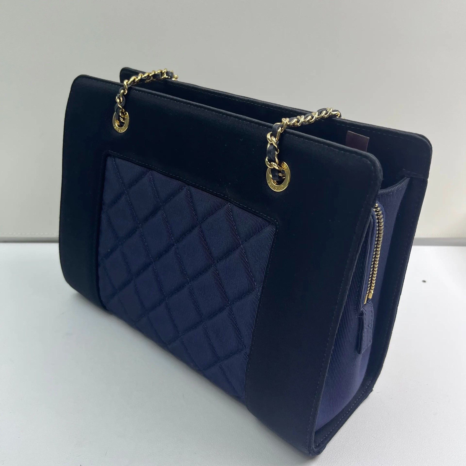 Chanel Pre-loved Bag Very good condition Size ONE SIZE - 6 Thumbnail