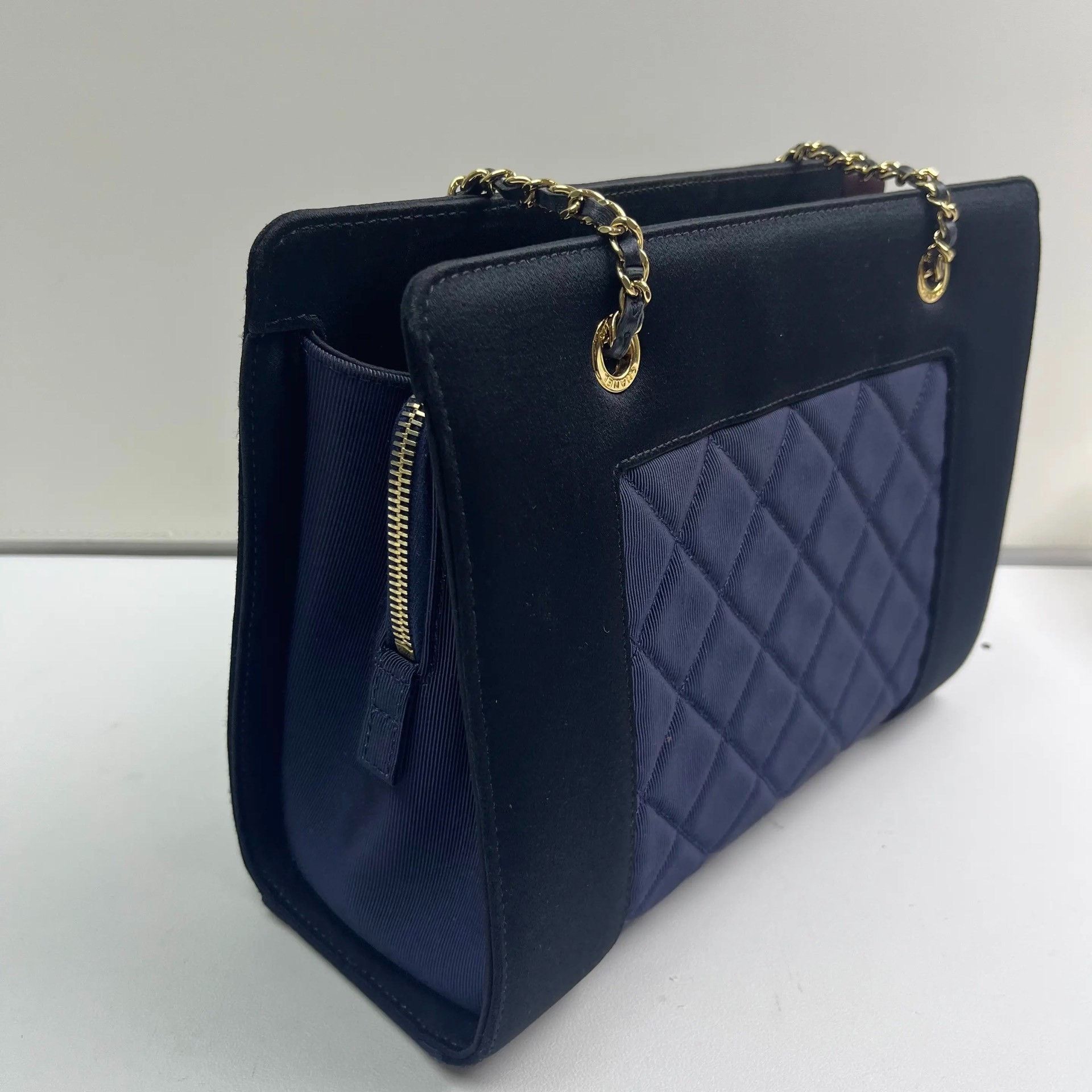 Chanel Pre-loved Bag Very good condition Size ONE SIZE - 5 Thumbnail