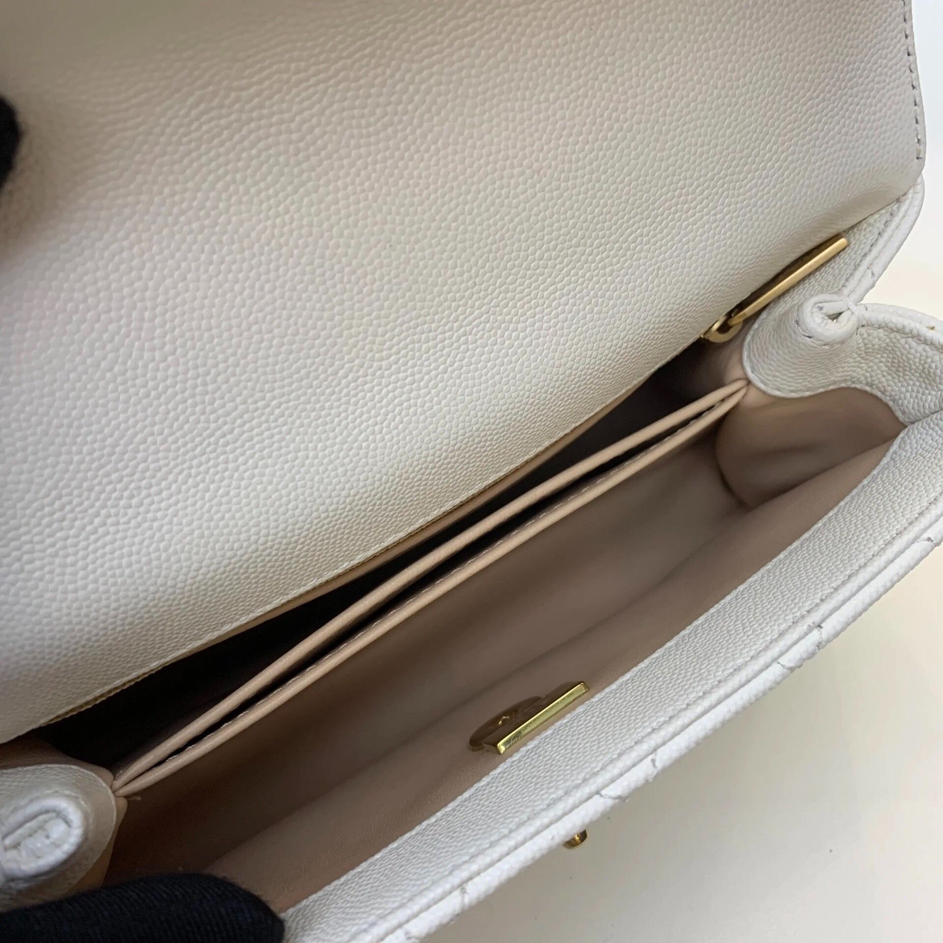 Chanel Pre-loved Bag Very good condition Size ONE SIZE - 7 Thumbnail
