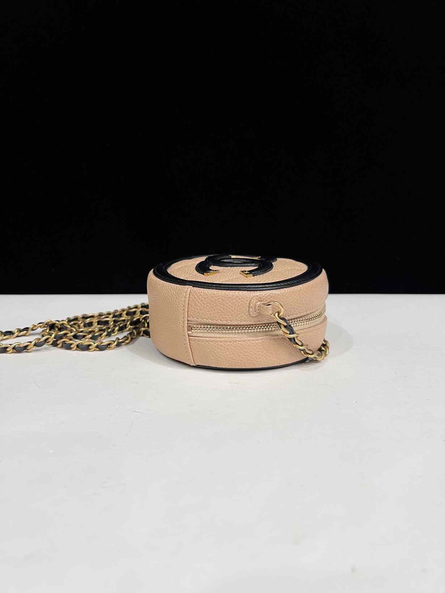 Chanel Pre-loved Bag Very good condition Size ONE SIZE - 4 Thumbnail