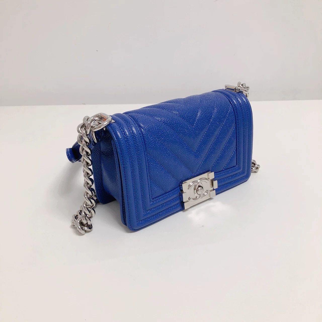 Chanel Pre-loved Bag Very good condition Size ONE SIZE - 4 Thumbnail