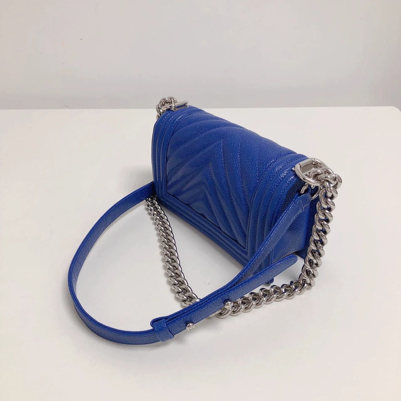 Chanel Pre-loved Bag Very good condition Size ONE SIZE - 5 Thumbnail