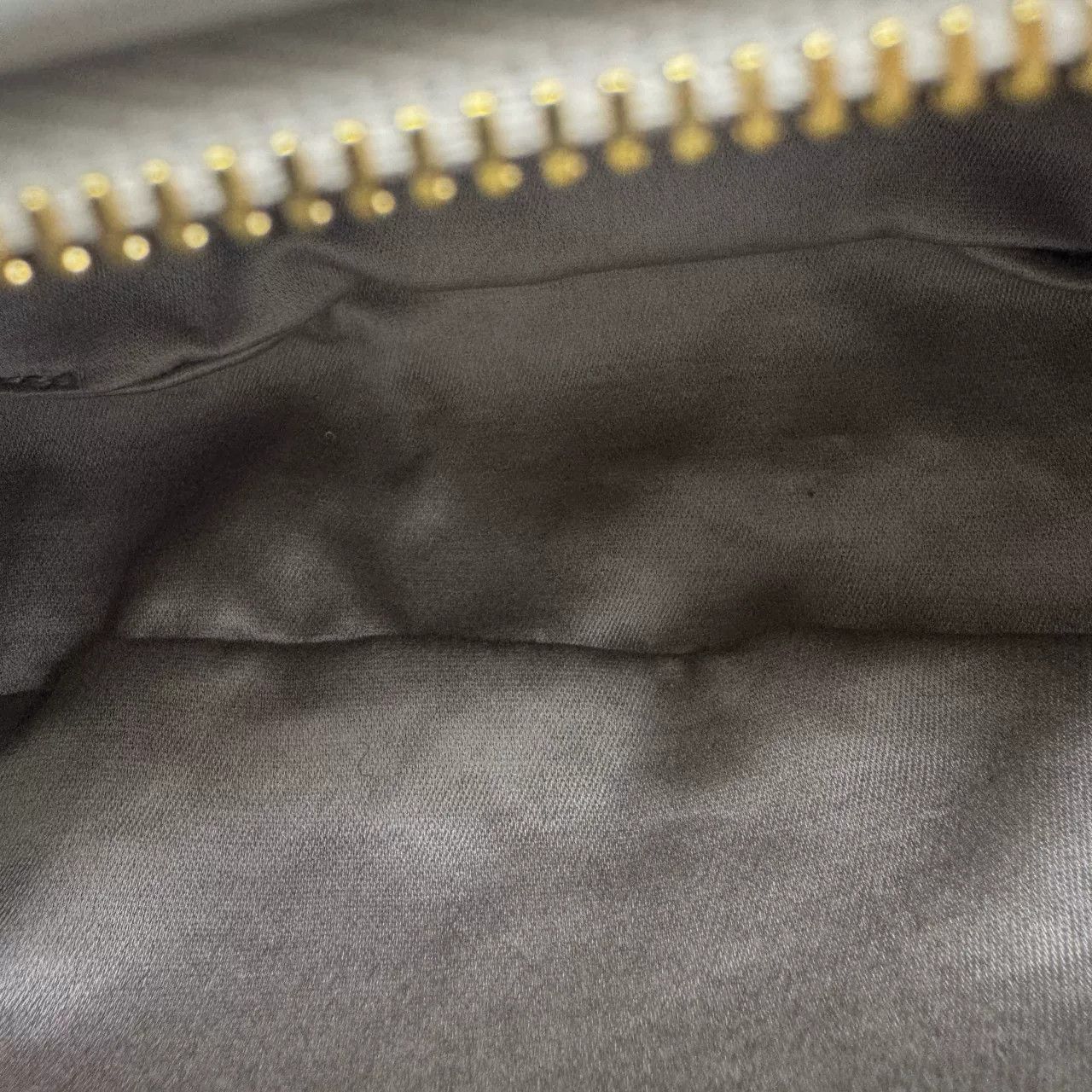 Miu Miu Pre-loved Bag Very good condition Size ONE SIZE - 8 Thumbnail