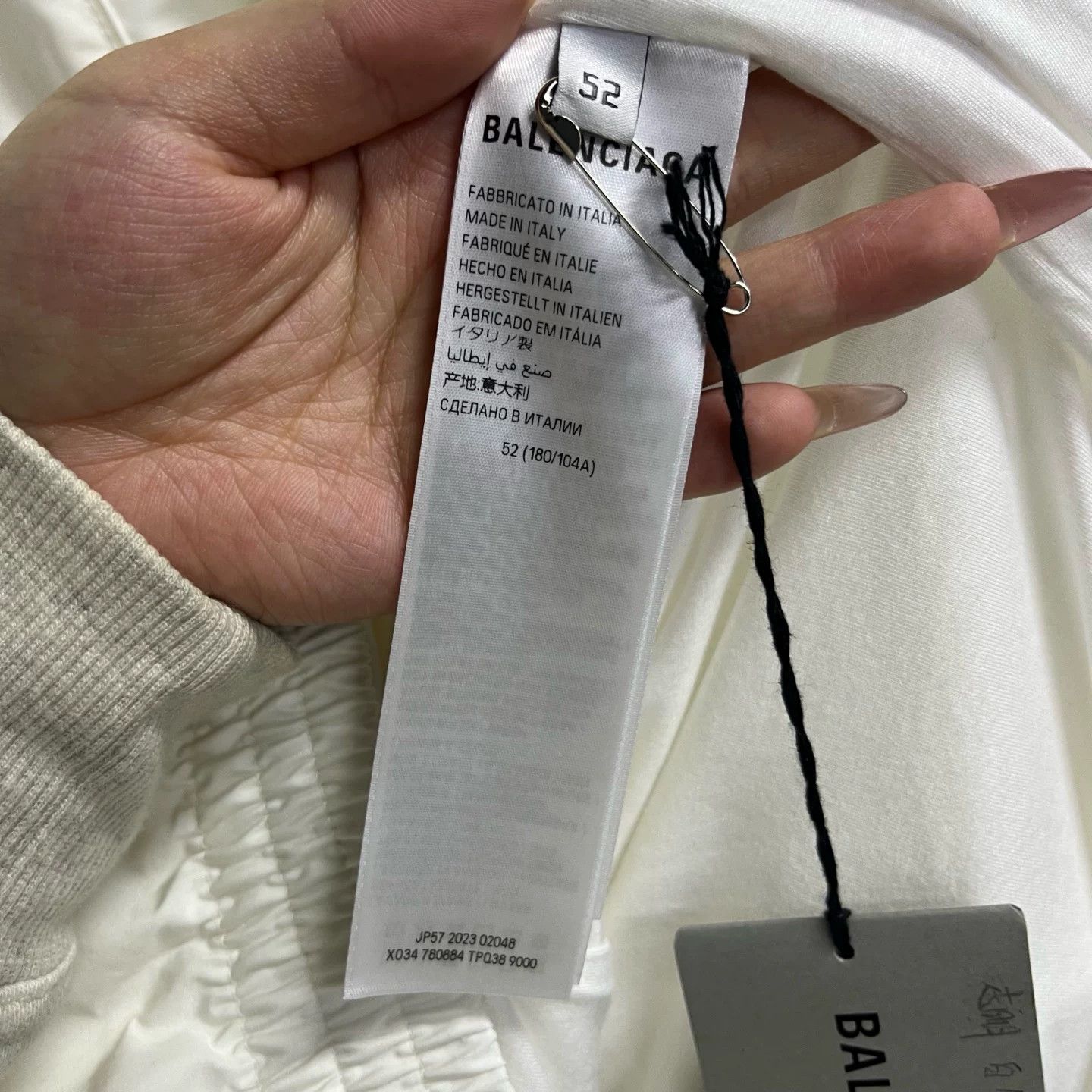 Balenciaga Balenciaga Printed Hoodie 52 Men Size US XXL / EU 58 / 5 - 3 Thumbnail