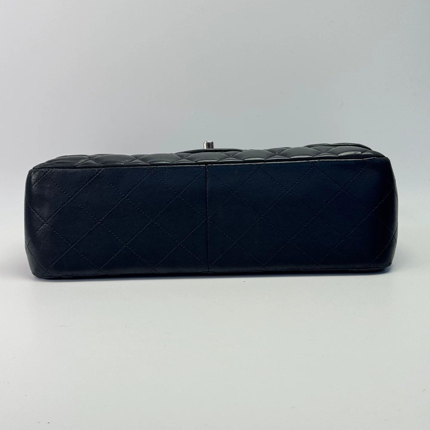 Chanel Pre-loved Bag Very good condition Size ONE SIZE - 6 Thumbnail