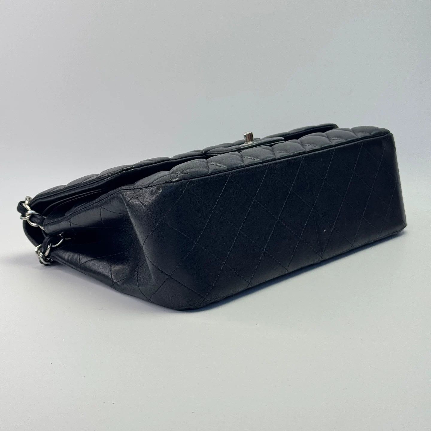 Chanel Pre-loved Bag Very good condition Size ONE SIZE - 5 Thumbnail
