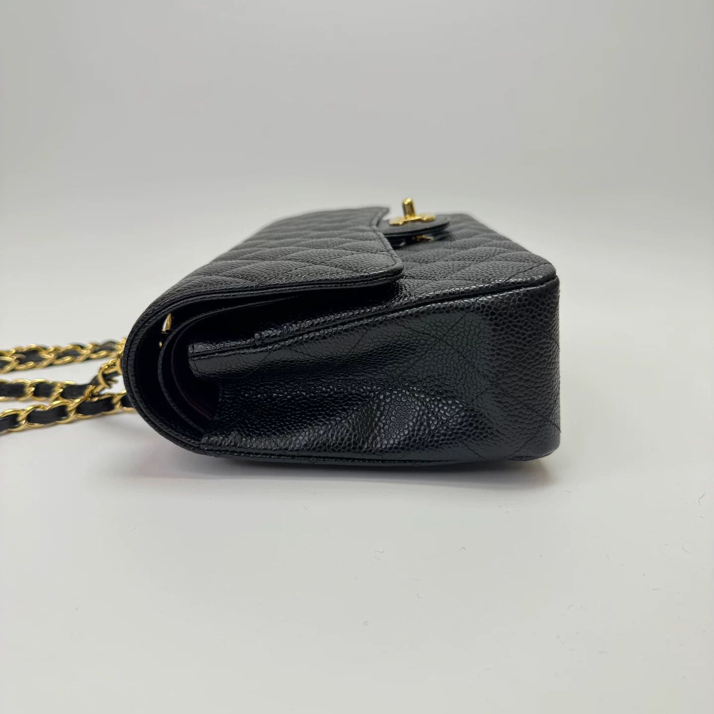 Chanel Pre-loved Bag Very good condition Size ONE SIZE - 4 Thumbnail