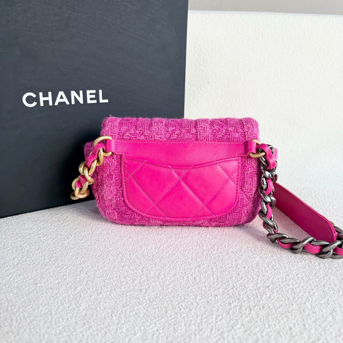 Chanel Pre-loved Bag Very good condition Size ONE SIZE - 3 Thumbnail