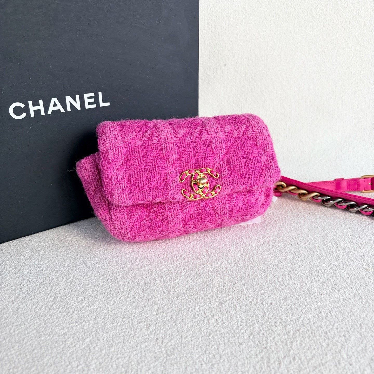 Chanel Pre-loved Bag Very good condition Size ONE SIZE - 6 Thumbnail