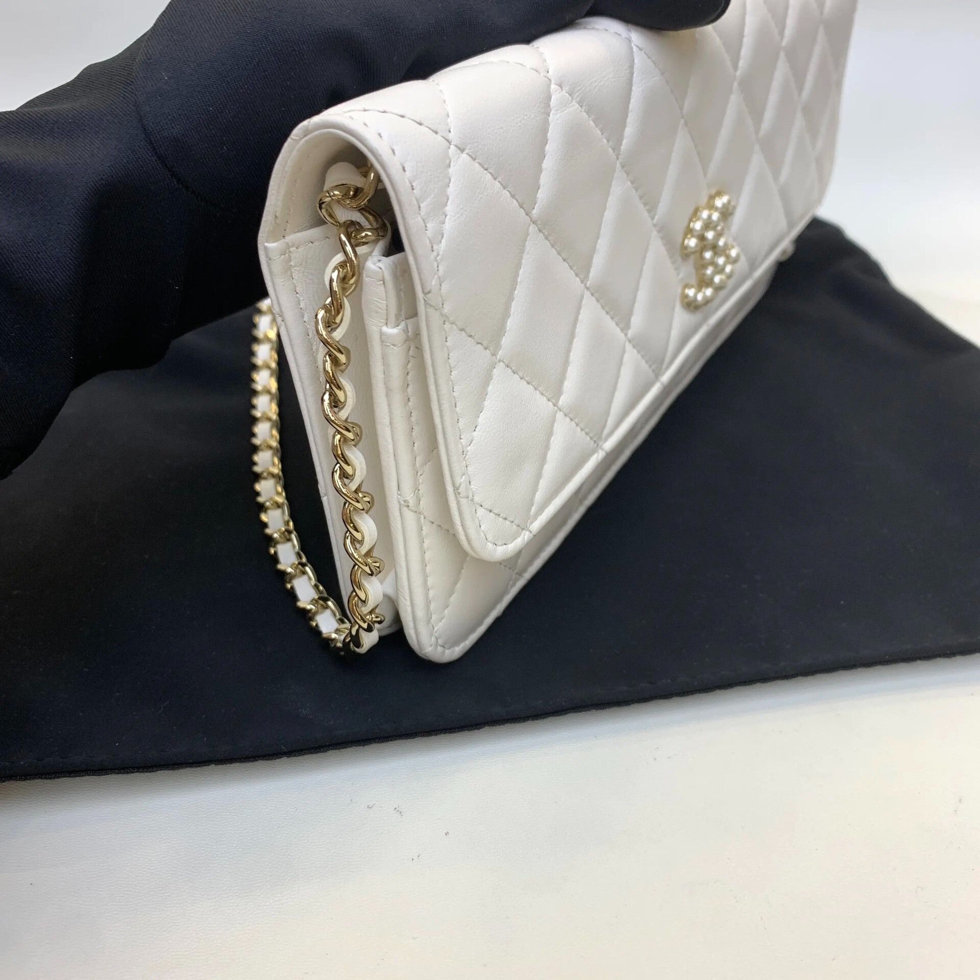 Chanel Pre-loved Bag Very good condition Size ONE SIZE - 2 Thumbnail