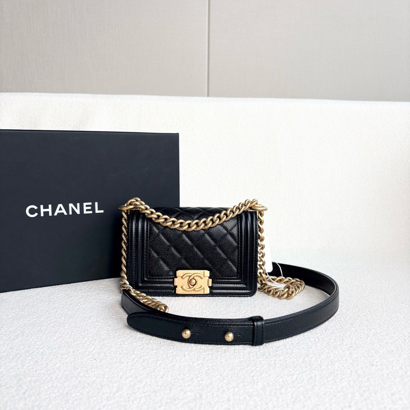 Chanel Pre-loved Bag Very good condition Size ONE SIZE - 2 Thumbnail