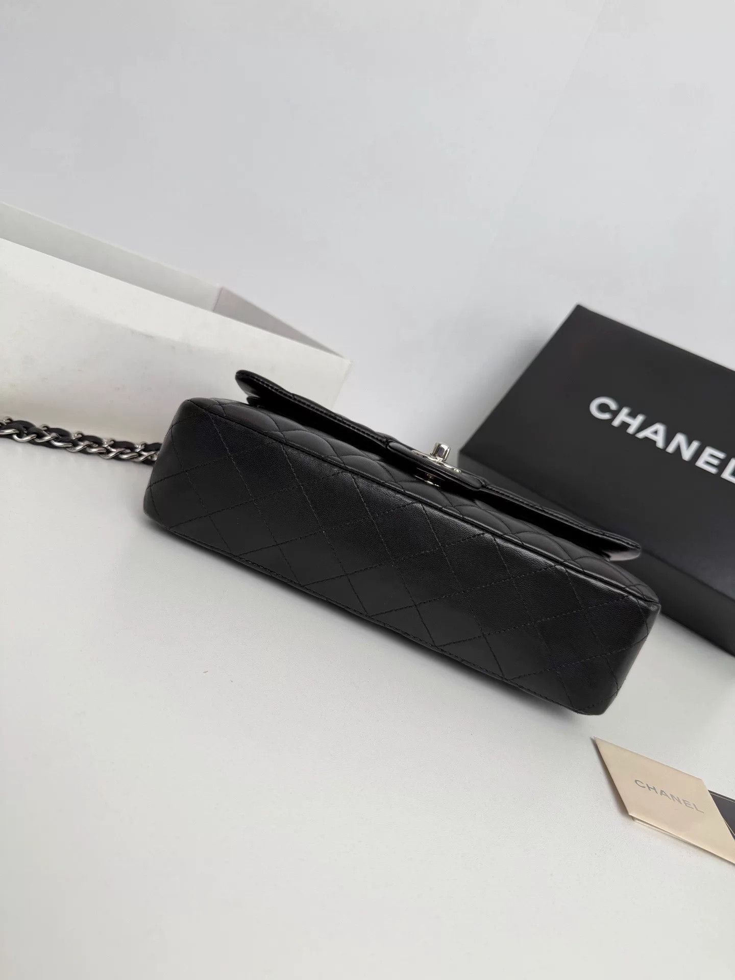 Chanel Pre-loved Bag Very good condition Size ONE SIZE - 6 Thumbnail
