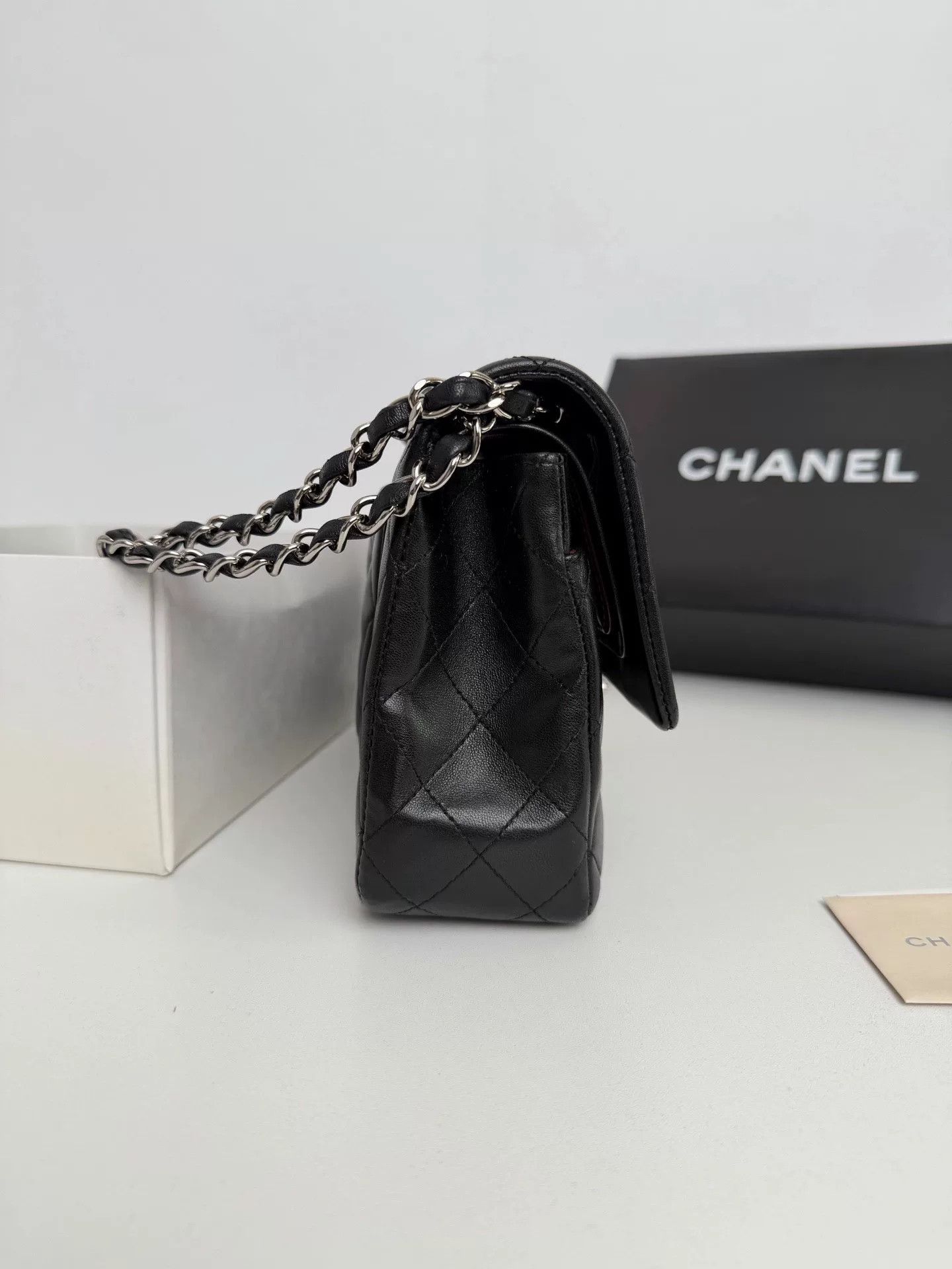 Chanel Pre-loved Bag Very good condition Size ONE SIZE - 5 Thumbnail