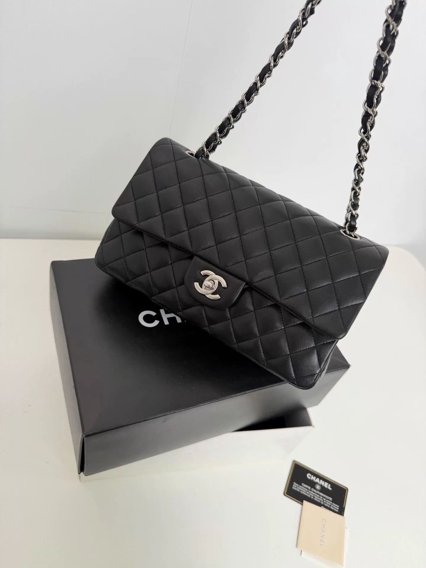 Chanel Pre-loved Bag Very good condition Size ONE SIZE - 4 Thumbnail