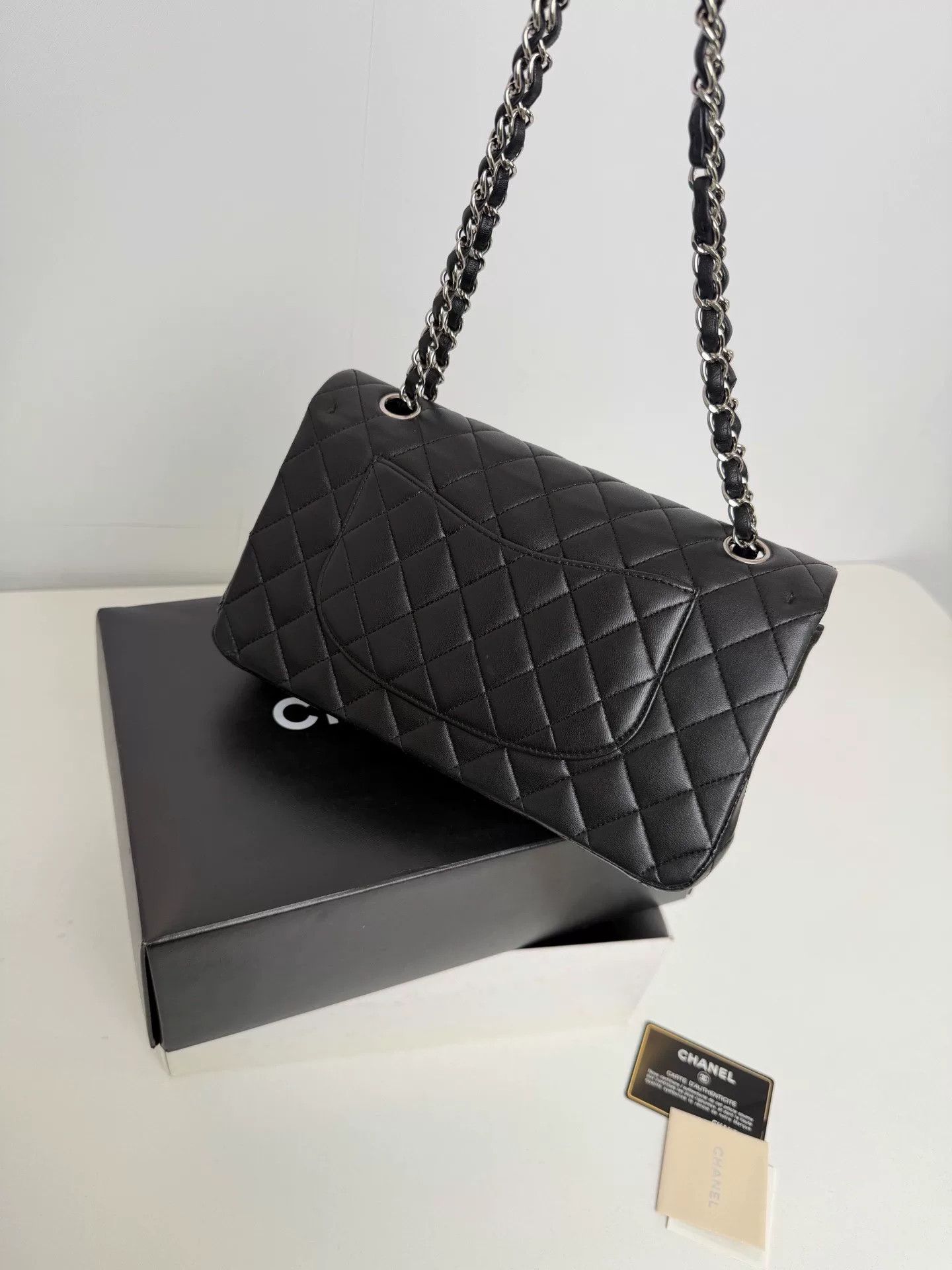 Chanel Pre-loved Bag Very good condition Size ONE SIZE - 2 Thumbnail