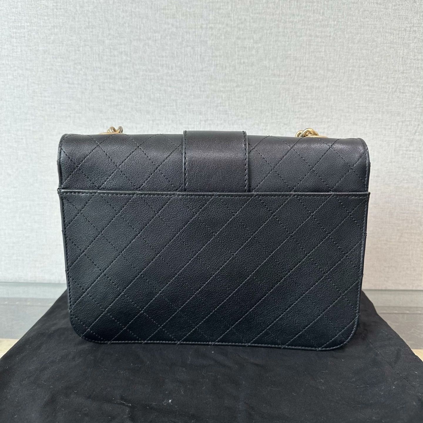 Chanel Pre-loved Bag Very good condition Size ONE SIZE - 3 Thumbnail