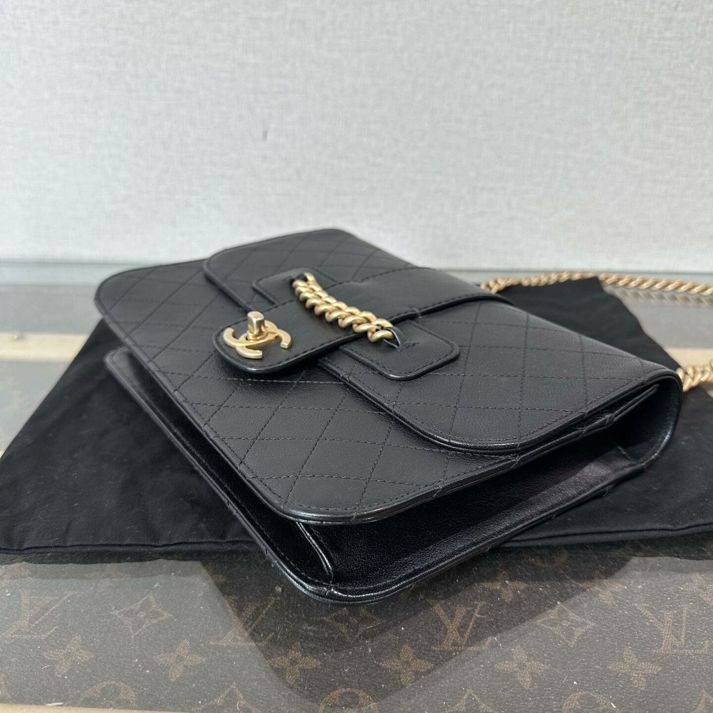 Chanel Pre-loved Bag Very good condition Size ONE SIZE - 6 Thumbnail