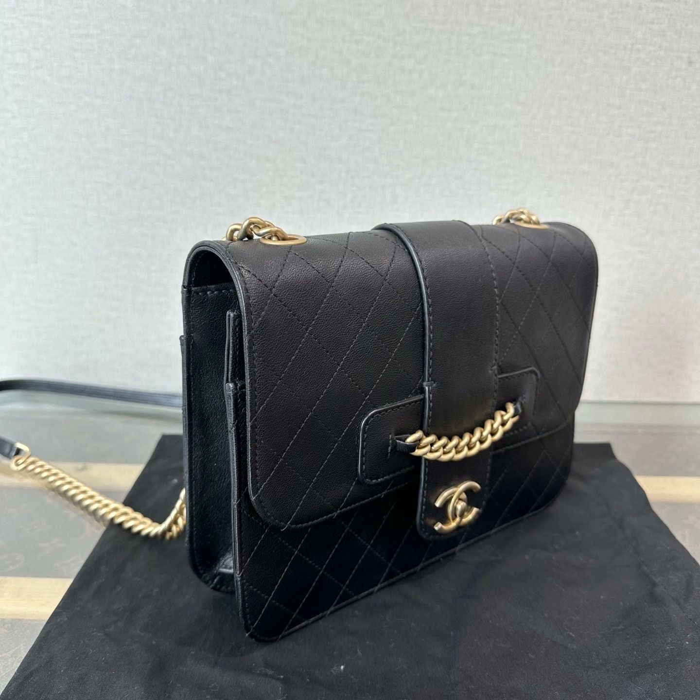 Chanel Pre-loved Bag Very good condition Size ONE SIZE - 2 Thumbnail
