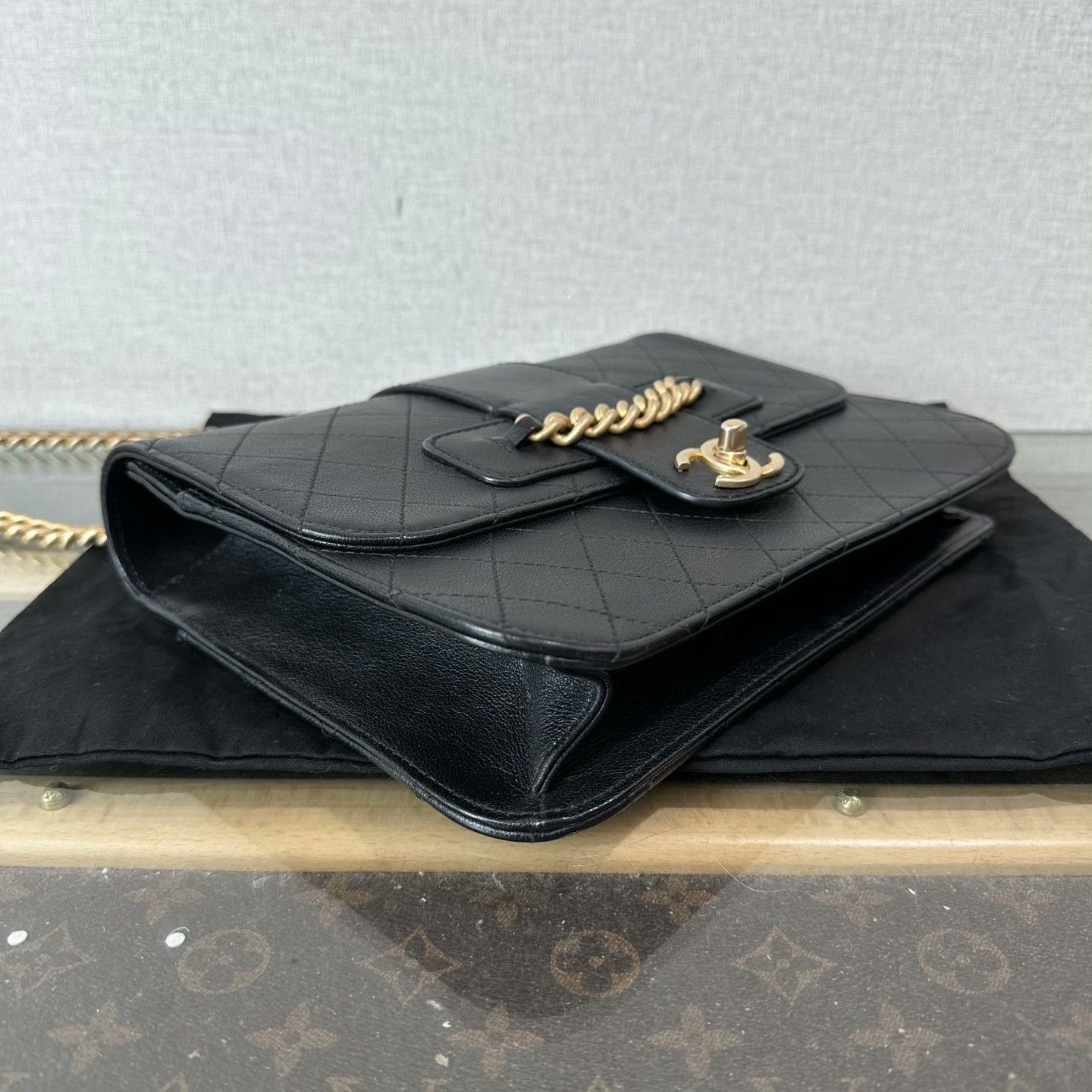 Chanel Pre-loved Bag Very good condition Size ONE SIZE - 4 Thumbnail