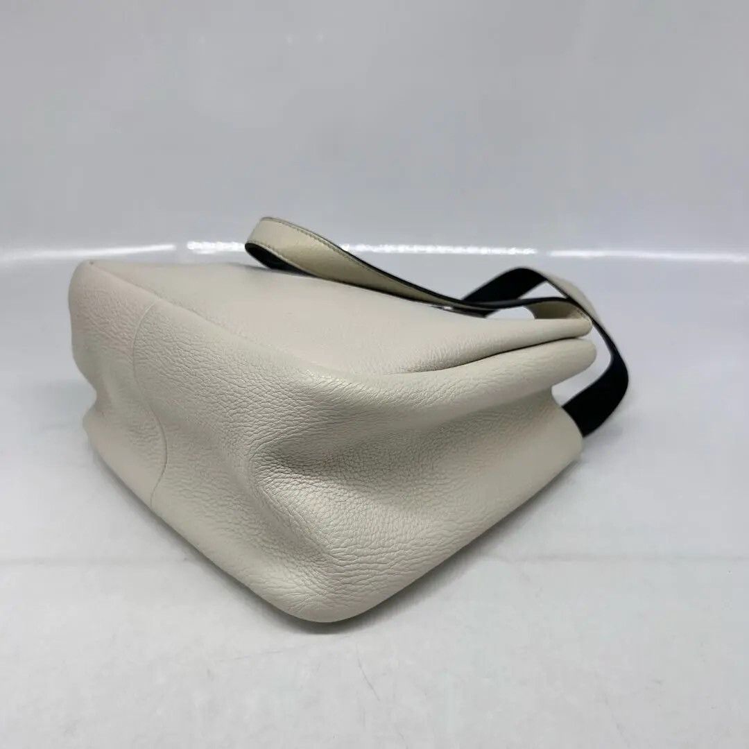 Prada Pre-loved Bag Very good condition Size ONE SIZE - 8 Thumbnail