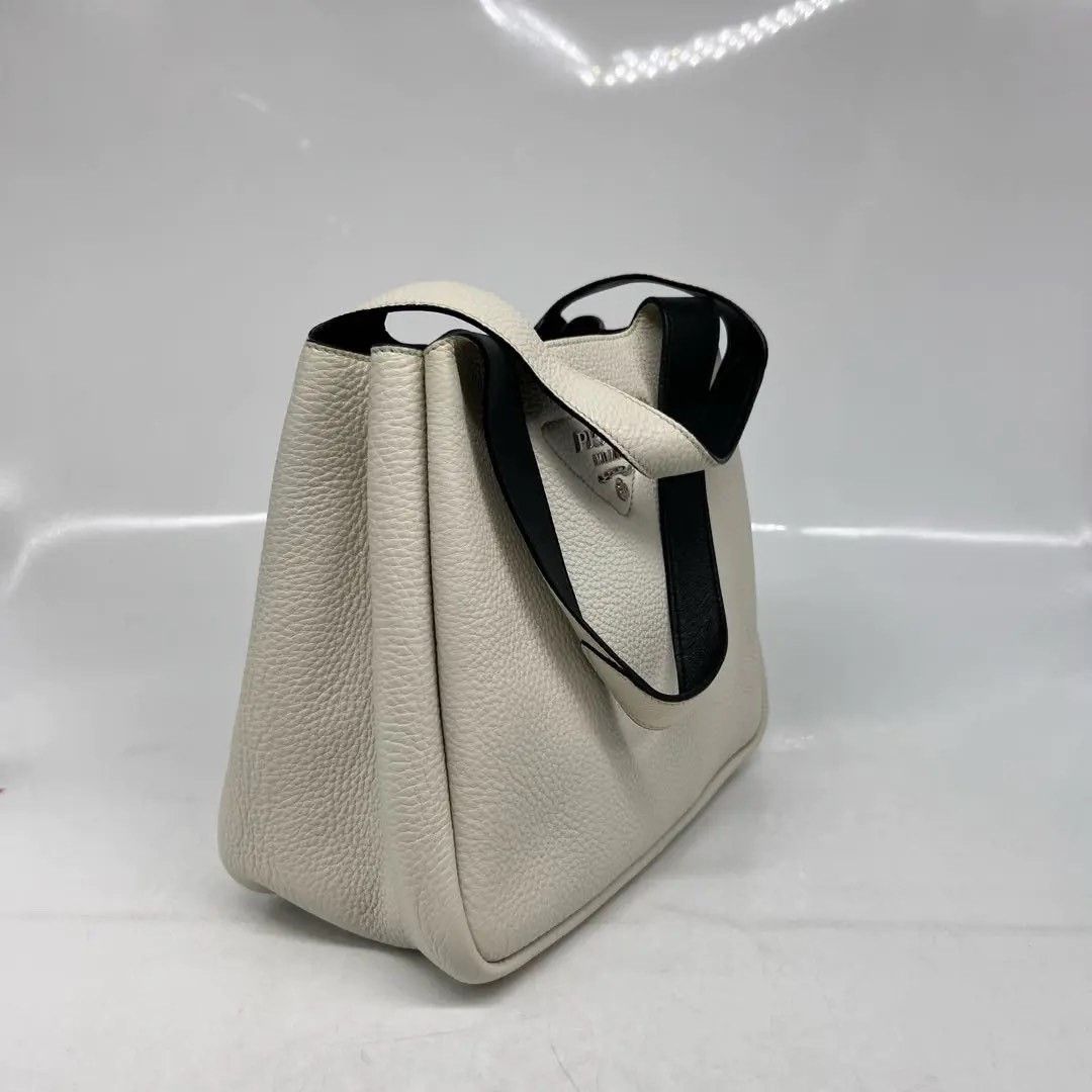 Prada Pre-loved Bag Very good condition Size ONE SIZE - 2 Thumbnail