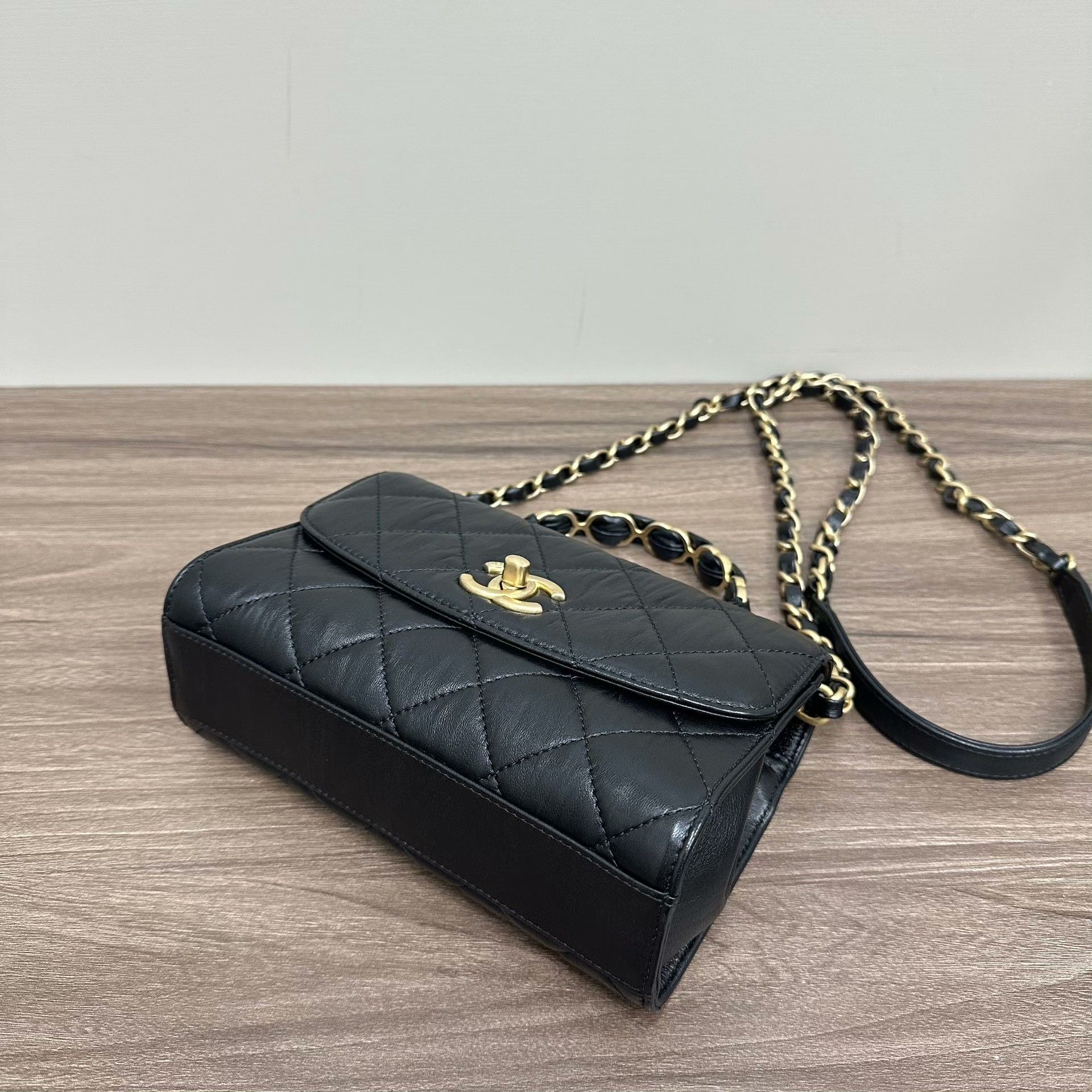 Chanel Pre-loved Bag Very good condition Size ONE SIZE - 3 Thumbnail